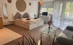Kingsize Bett Boho Apartment Mit Tiefgarage Naehe Salzburg